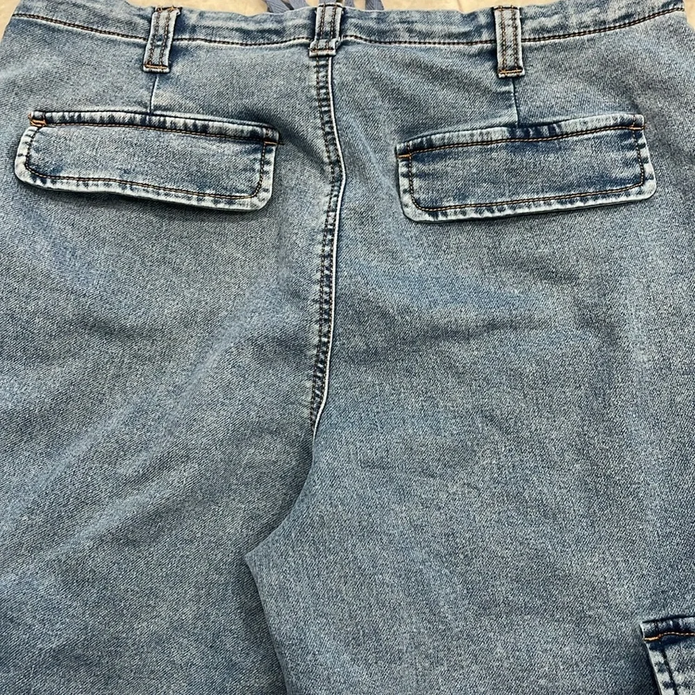 Tinseltown Ultra Wide Leg‎ Cargo Jeans – Size Large | 32” Inseam - Picture 10 of 16